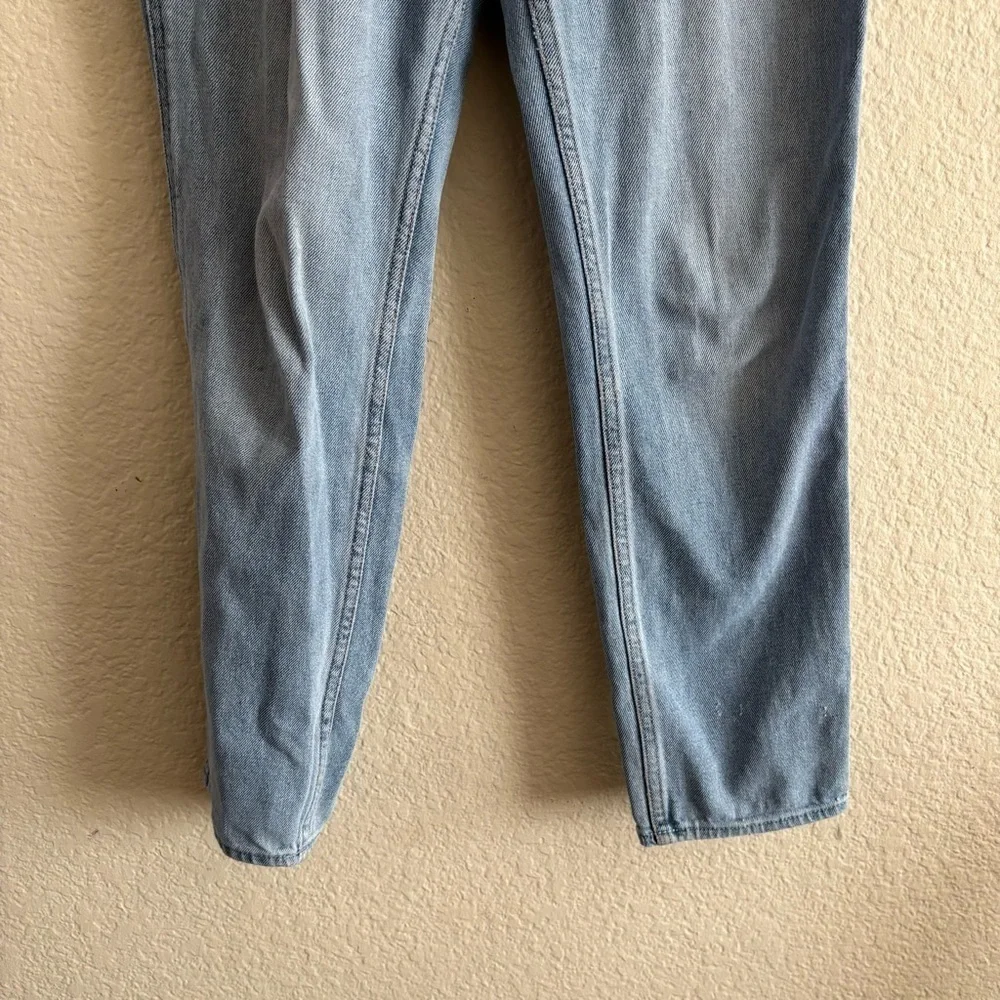 Hollister Ultra High Rise Mom jean Size 0